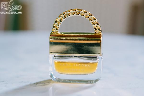 Hoàng Yến Chibi quá đơn giản khi mang theo có vài món đồ trong túi hàng hiệu-7