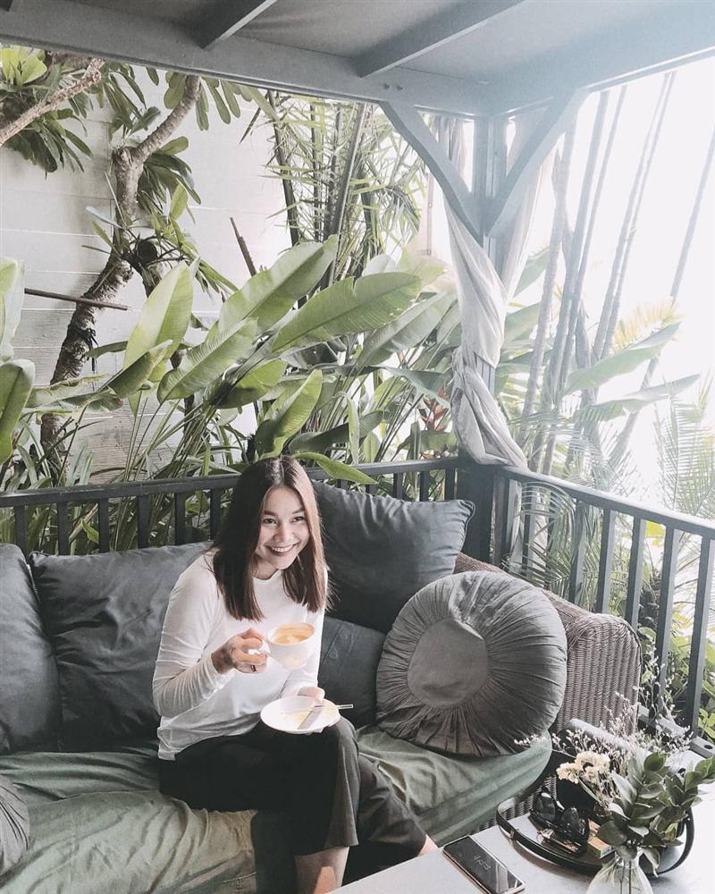 Vợ chồng Thu Trang và Tiến Luật tình tứ bên nhau sau ồn ào cãi vã-4