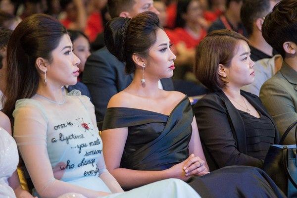 Danh thủ Michael Owen lần đầu trình diễn trên sàn catwalk Việt-10