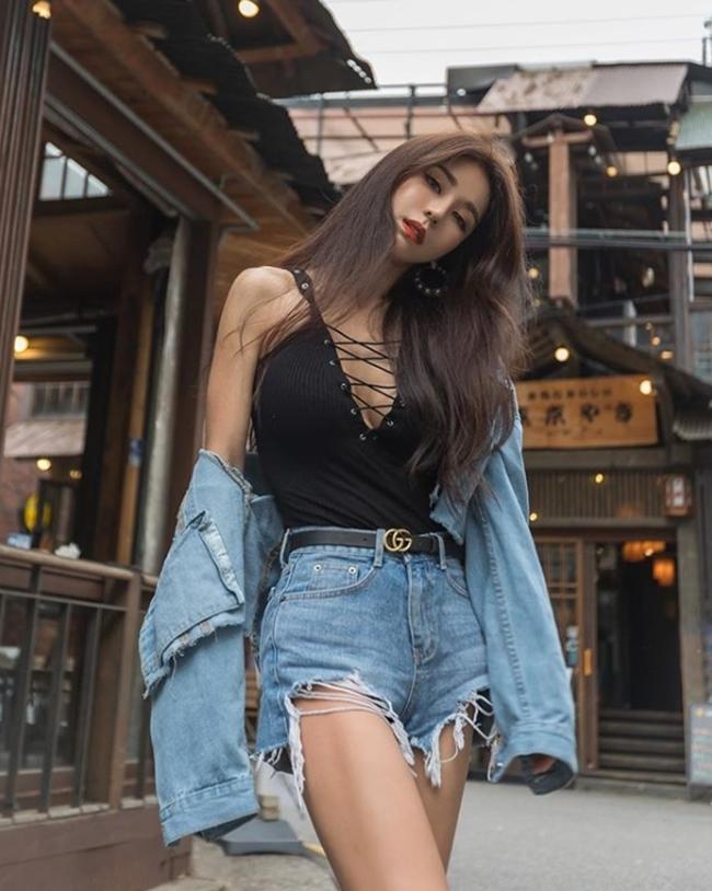 Phái đẹp châu Á bày cách mặc quần 5cm không phản cảm-6