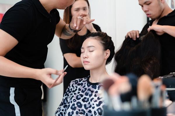 Ninh Dương Lan Ngọc lột xác với hình tượng gái già thành thị-1