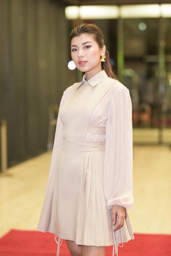 Mỹ nhân Hậu duệ mặt trời phiên bản Việt hào hứng chụp ảnh cùng Michael Owen-7