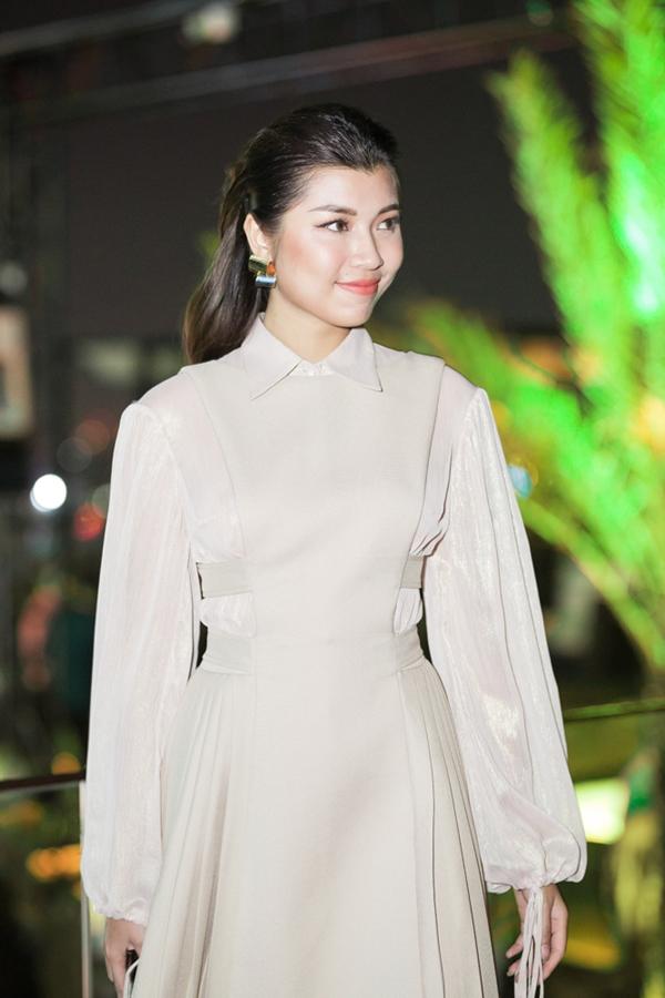 Mỹ nhân Hậu duệ mặt trời phiên bản Việt hào hứng chụp ảnh cùng Michael Owen-8