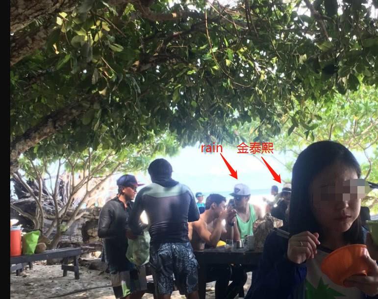 Bi Rain cùng Kim Tae Hee giản dị áo ba lỗ, dép tông đi du lịch-1