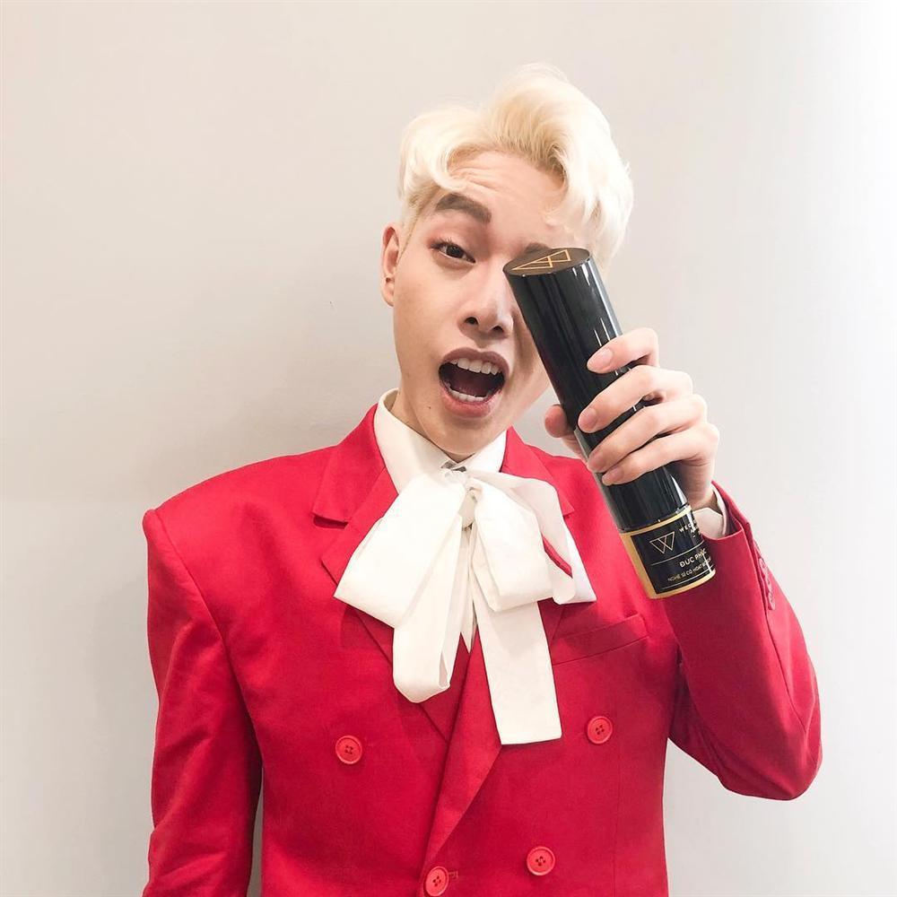 Đức Phúc đang khiến các chị em hoa mắt với gu thời trang ngày càng diêm dúa khác gì gái mới lớn-10