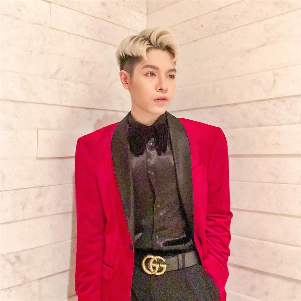 Đức Phúc đang khiến các chị em hoa mắt với gu thời trang ngày càng diêm dúa khác gì gái mới lớn-12