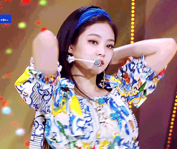 Jennie (Black Pink) đụng hàng với Jihyo (TWICE): chỉ một chi tiết đã khiến người kia lép vế-2