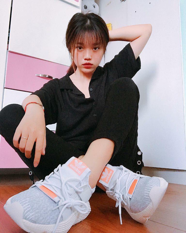 Chị gái khoe ảnh biến hình cực lầy lội chưa từng công bố trong đám hỏi hotgirl Vân Navy-2