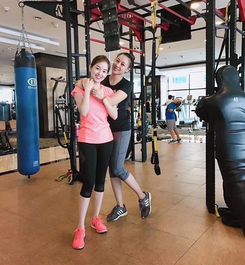 Chị gái khoe ảnh biến hình cực lầy lội chưa từng công bố trong đám hỏi hotgirl Vân Navy-5