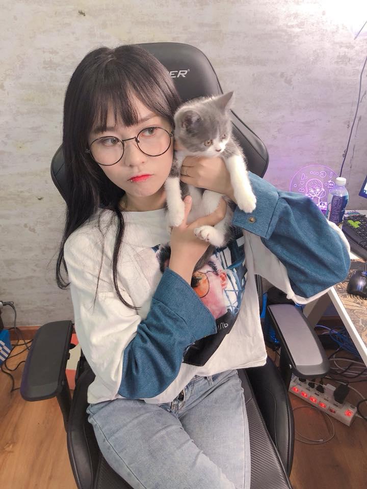 Chị gái khoe ảnh biến hình cực lầy lội chưa từng công bố trong đám hỏi hotgirl Vân Navy-7