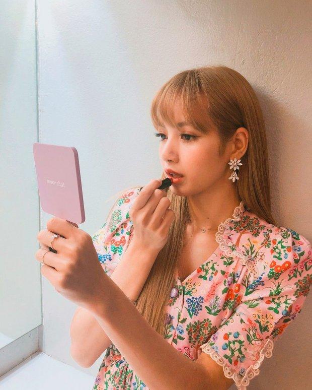 Tất cả đều biết Lisa (BlackPink) bật khóc tại fansign Thái nhưng lý do thì không phải ai cũng tỏ tường-5