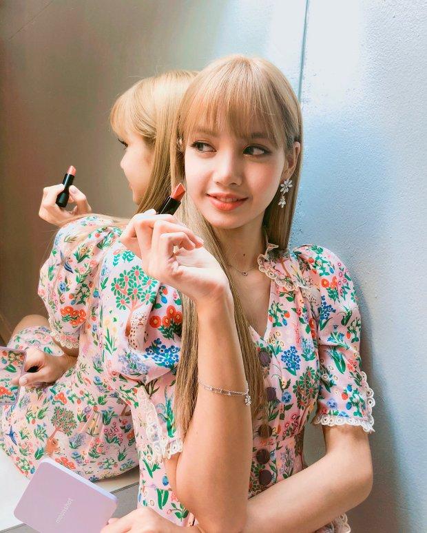 Tất cả đều biết Lisa (BlackPink) bật khóc tại fansign Thái nhưng lý do thì không phải ai cũng tỏ tường-7