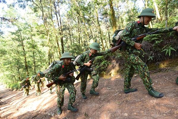 Mr Cần Trô cười kiểu con vịt giống đến kinh ngạc khiến đồng đội tròn mắt phấn khích-1