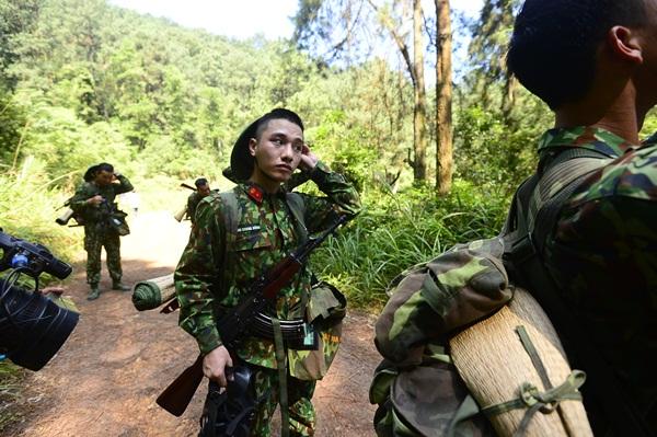 Mr Cần Trô cười kiểu con vịt giống đến kinh ngạc khiến đồng đội tròn mắt phấn khích-3