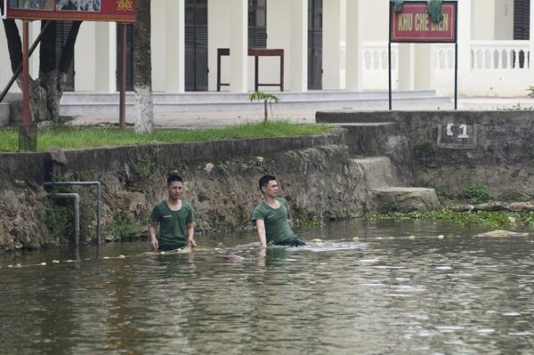 Mr Cần Trô cười kiểu con vịt giống đến kinh ngạc khiến đồng đội tròn mắt phấn khích-8