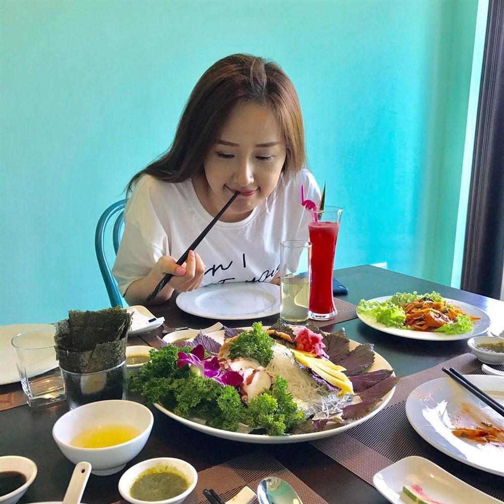 Hồ Ngọc Hà thiêu đốt mọi ánh nhìn với trang phục kiệm vải-6