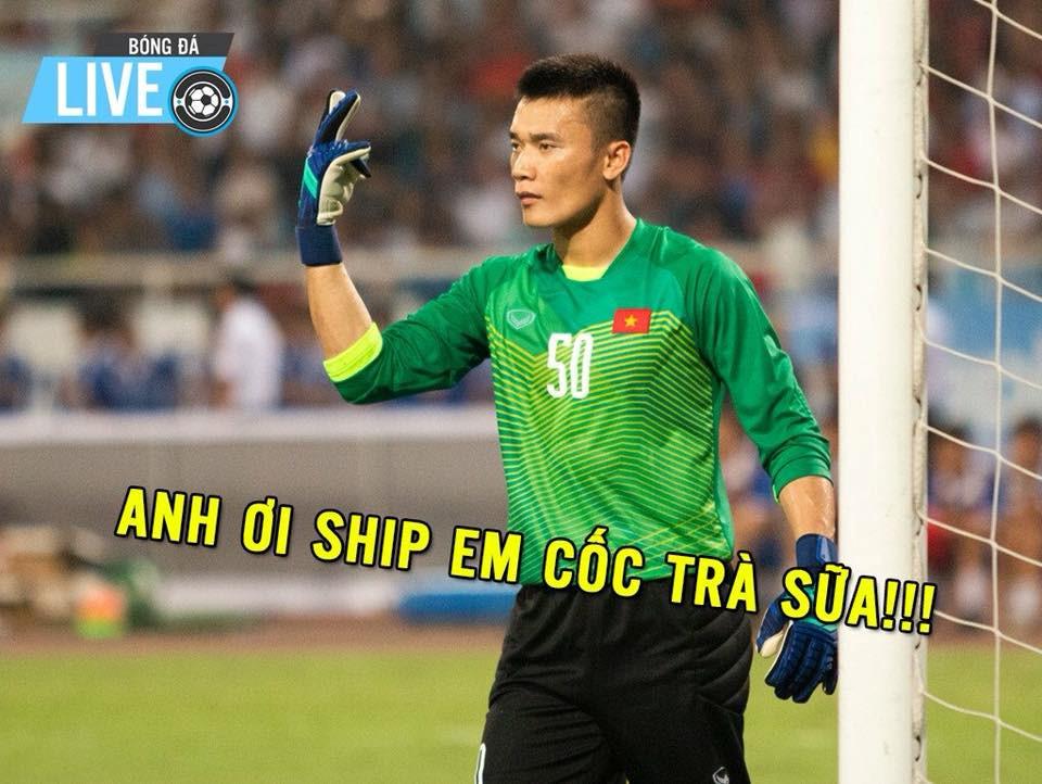 Ảnh chế Messi trao vương miện trượt penalty cho Công Phượng-8