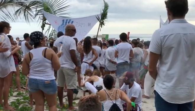 Nhiều người tưởng nhớ nữ ca sĩ bị cưỡng hiếp, chết lõa thể khi du lịch-2