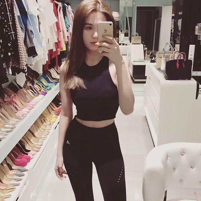 Ngọc Trinh khuyên chị em phụ nữ: Đừng nhịn ăn nhịn tiêu, muốn có bộ quần áo đẹp thì hãy mua đi-8