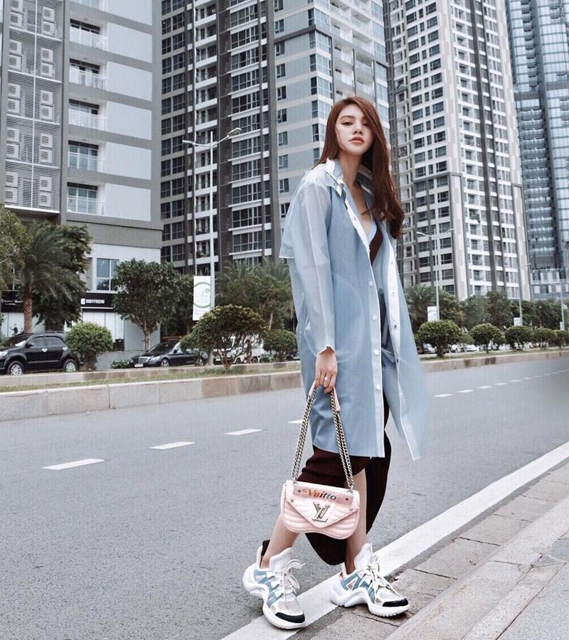 Chẳng hẹn mà gặp, Tú Hảo - Salim mix đồ street style hệt nhau, đẹp bất phân thắng bại-4