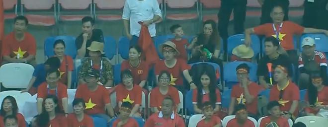 Hòa Minzy lên tiếng về việc sang Indonesia cổ vũ Công Phượng-1