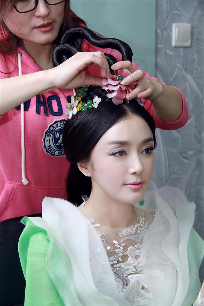 Phú Sát hoàng hậu Tần Lam trong Diên Hi Công Lược rõ ràng đẹp xuất sắc, nhưng sự thật trước khi dao kéo thì sao?-14