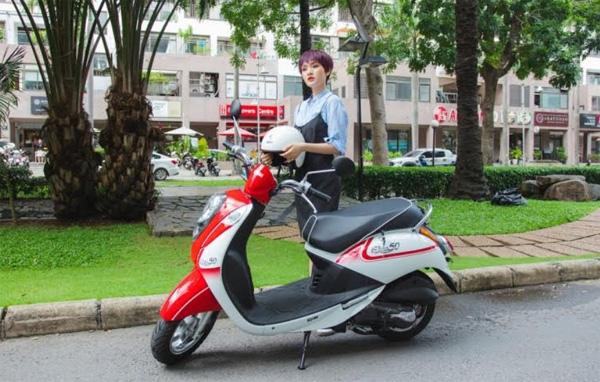 Đọ dáng cùng SYM 50cc, trúng Angela thanh lịch-2