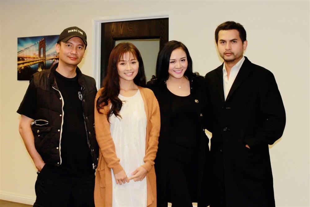 Cuộc sống ở Mỹ của diễn viên kiếm 230 triệu mỗi tháng, vợ là hoa hậu-2