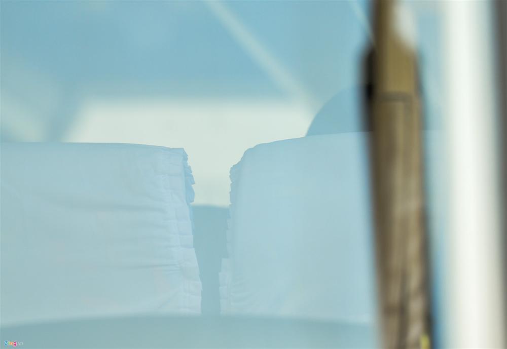 Công Phượng bối rối khi Hòa Minzy xuất hiện trên sân tập-6