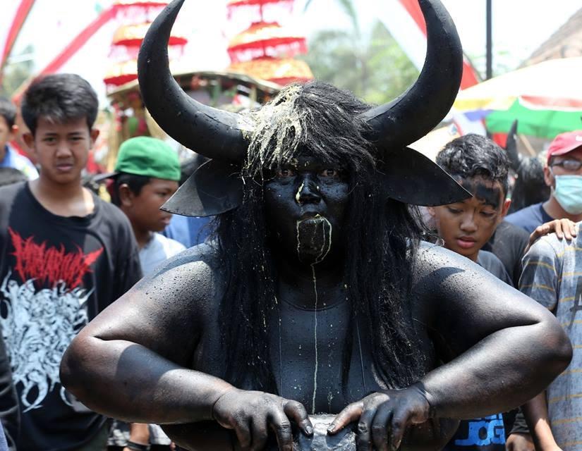 Những tập tục kỳ dị chỉ có ở Indonesia-18