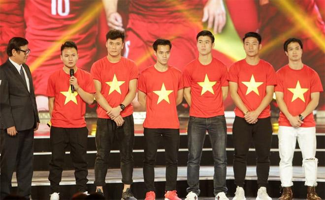 Vướng ồn ào khi cổ vũ Công Phượng, Hòa Minzy cầu xin: Cuộc sống hạnh phúc của tôi sẽ bị phá hoại mất-5