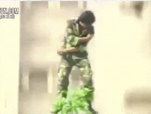 Siêu anh hùng Hollywood cũng chỉ biết quỳ lạy trước phim hành động Ấn Độ-1