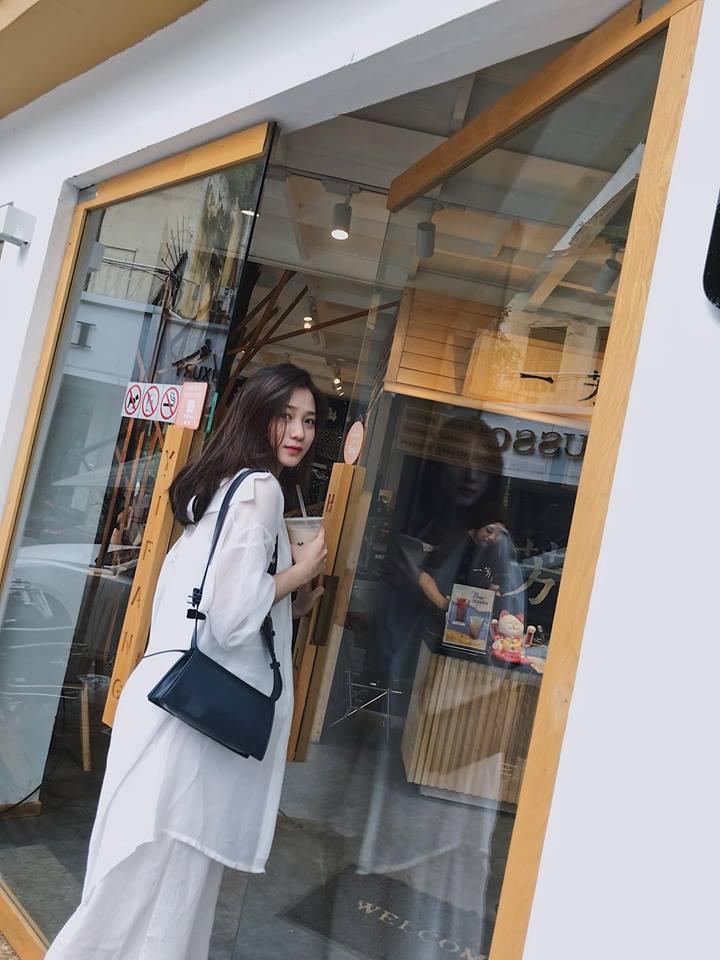 Hotgirl Trâm Anh vác bụng bầu vượt mặt dạo phố vào những tháng cuối thai kỳ-1