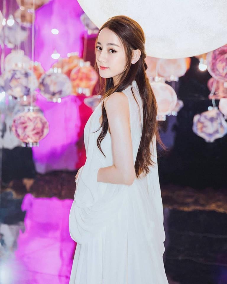 Địch Lệ Nhiệt Ba cứ xuất hiện là gây sốt vì quá đẹp-11