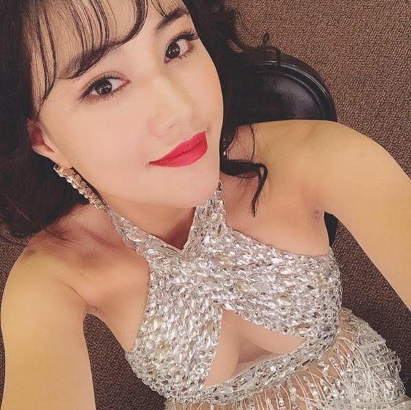 Ngoài Jun Vũ còn có 4 mỹ nhân khác dám công khai phẫu thuật nâng ngực khủng-10