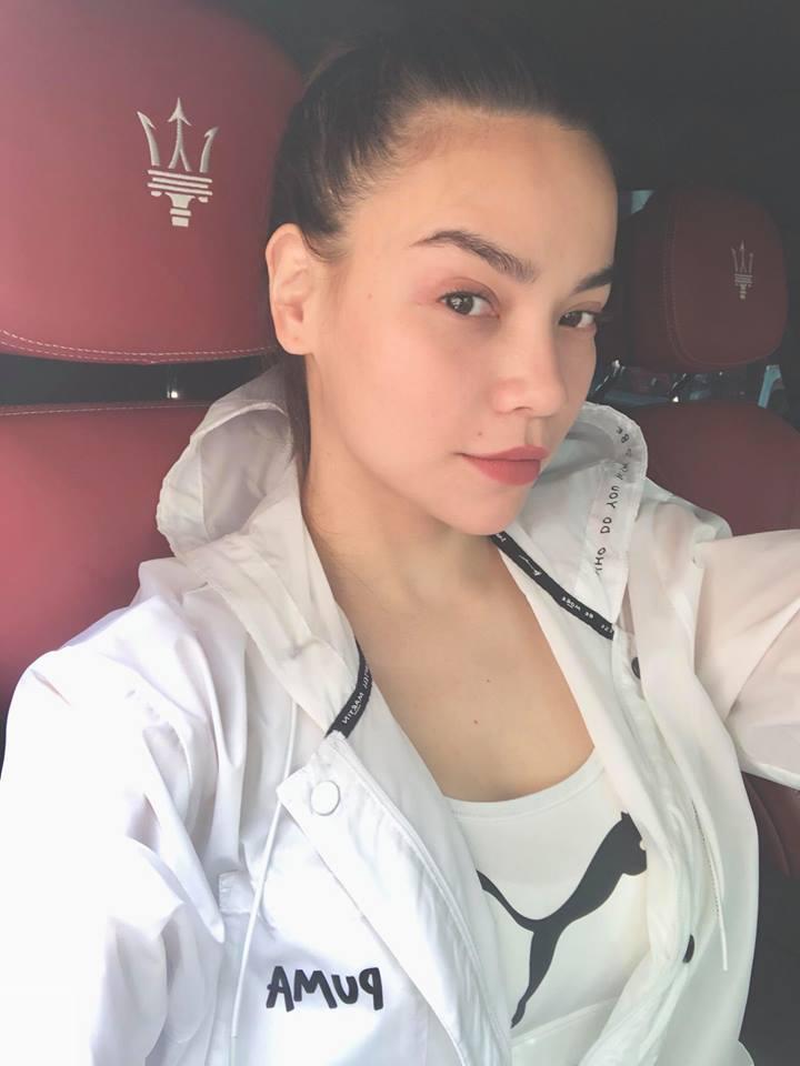 Ca sĩ Hải Băng hạnh phúc với hình ảnh bà mẹ bỉm sữa một nách hai con-4