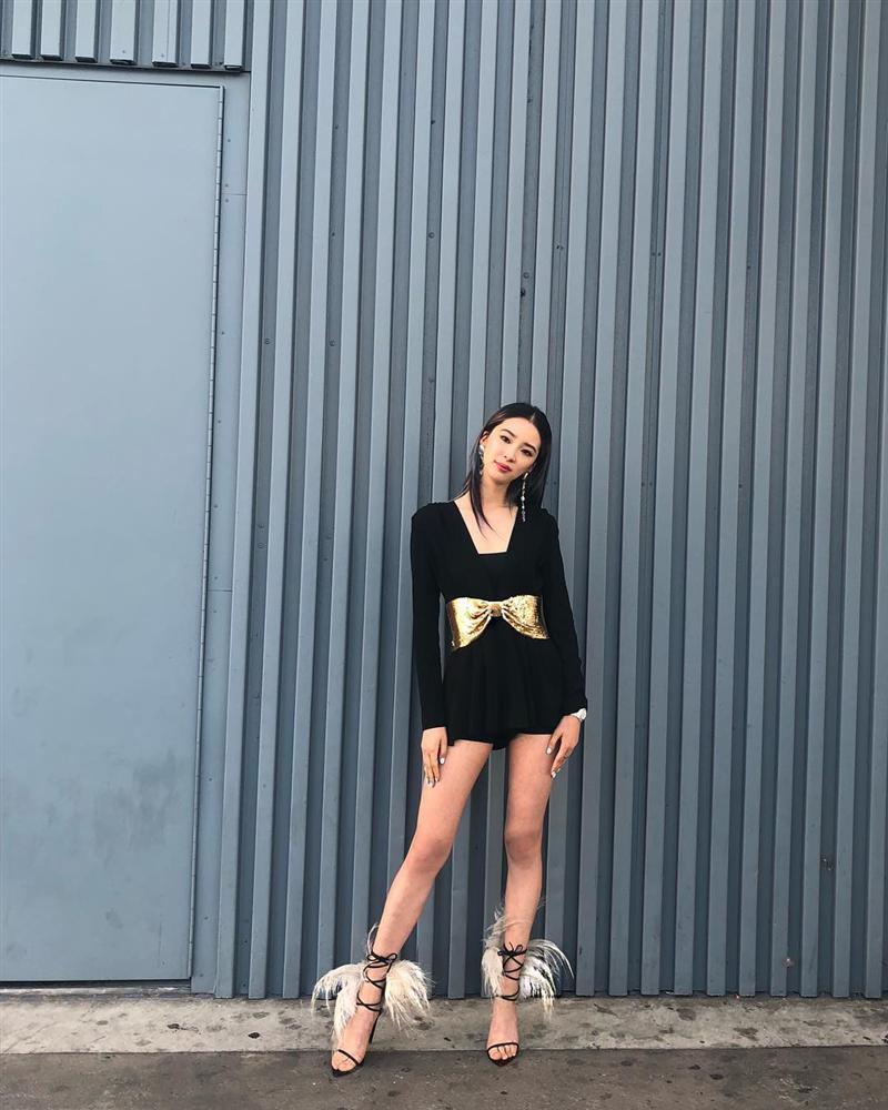 Street style sao Hàn: Nàng cỏ Goo Hye Sun tái xuất rạng rỡ - phó tổng Park Seo Joon luộm thuộm bất ngờ-1