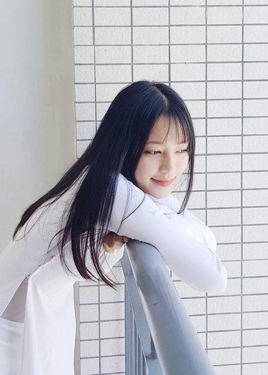 Nữ sinh Đà Nẵng gây bão mạng với loạt ảnh mặc áo dài đẹp xuất sắc-4