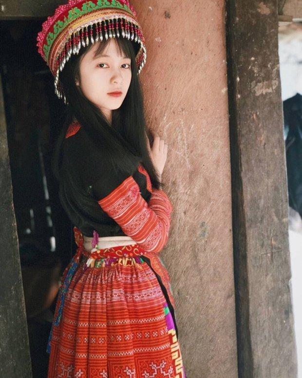 Nữ sinh Đà Nẵng gây bão mạng với loạt ảnh mặc áo dài đẹp xuất sắc-7
