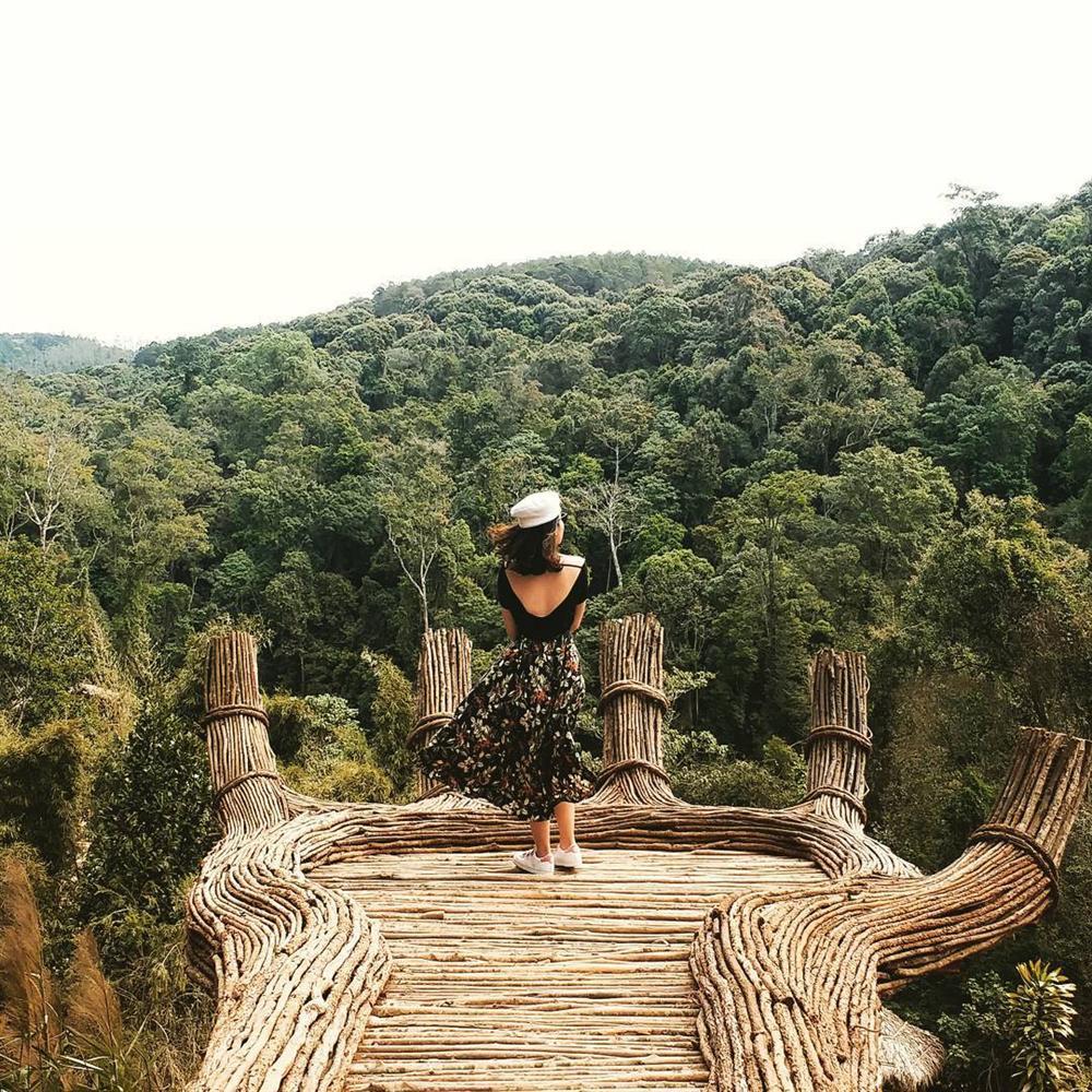 Bàn tay Phật ở Đà Lạt có gì thu hút giới trẻ?-2