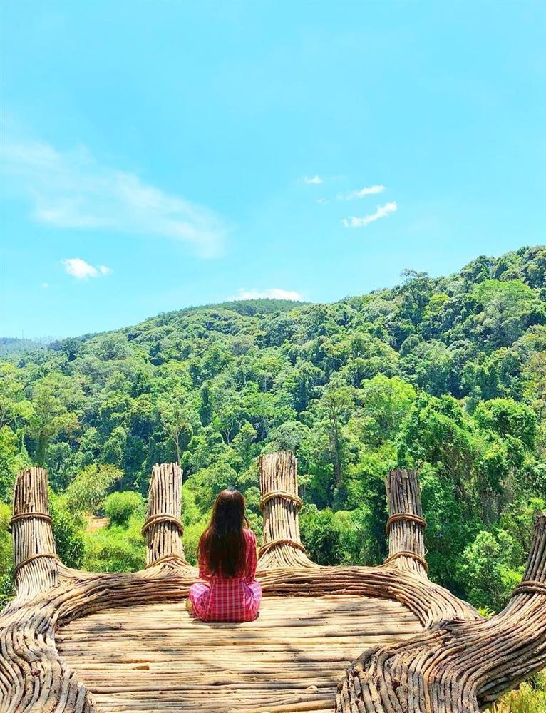 Bàn tay Phật ở Đà Lạt có gì thu hút giới trẻ?-5