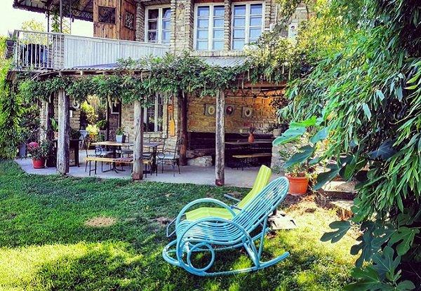 Vợ bế con chạy trốn trong đêm sau hành động lạ của chồng-1