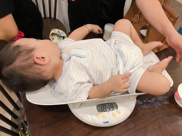 Ở với Hằng Túi, con trai Bella ngày càng bụ bẫm, được dùng xe đẩy nhập khẩu-5