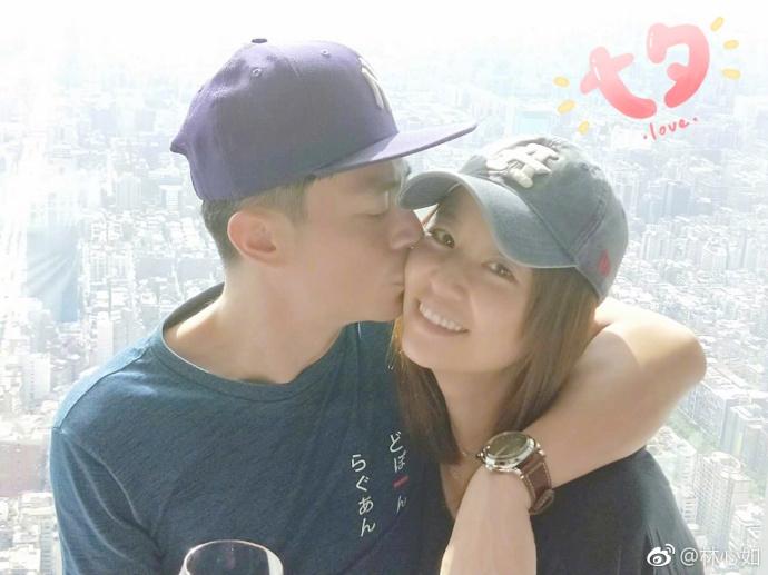 Bên nhau đã hàng chục mùa thất tịch, Lâm Tâm Như lần đầu tiên khoe ảnh tình tứ cùng chồng-1