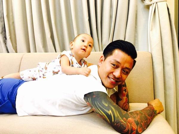 Ghét mẹ quay sang chê con, Tú Vi công khai muốn băm nát mặt antifan vì dám làm tiểu công chúa đau lòng-3