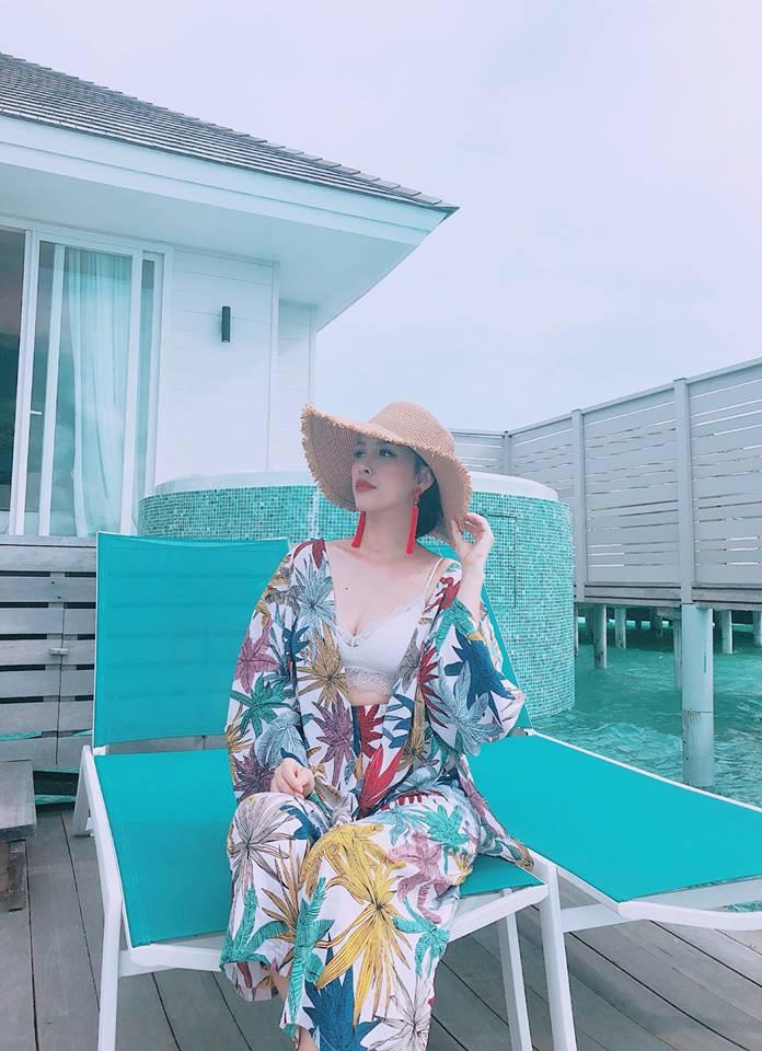Kỉ niệm 1 năm ngày cưới, vợ chồng anh trai ca sĩ Bảo Thy chơi lớn khi quyết định cùng con gái gần 1 tuổi du lịch Maldives-3