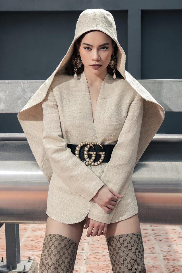 Hồ Ngọc Hà và Tóc Tiên đụng hàng: nàng thì bị chê như mặc đồ tang, cô lại làm fan tưởng mới té núi-2