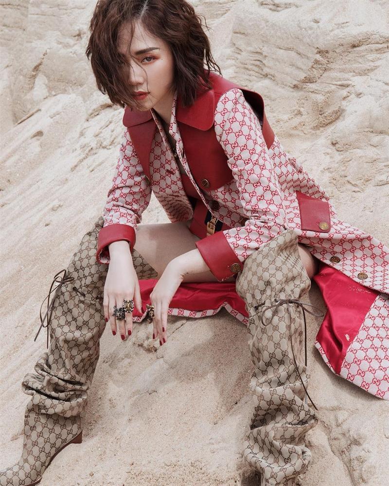 Hồ Ngọc Hà và Tóc Tiên đụng hàng: nàng thì bị chê như mặc đồ tang, cô lại làm fan tưởng mới té núi-6