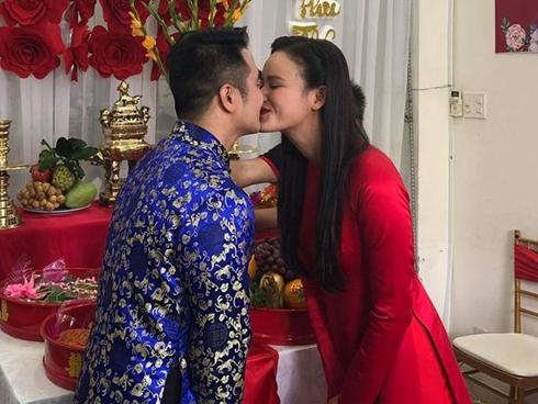 Cô dâu Tuyết Lan trao nụ hôn ngọt ngào thay ngàn lời yêu thương dành cho người đàn ông của đời mình-4