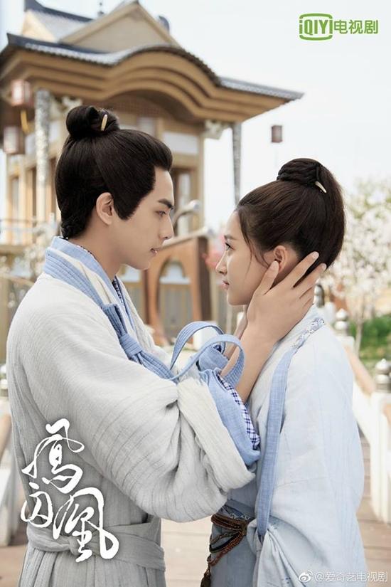 Nhìn lại hình ảnh ngọt ngào của các cặp đôi Hoa ngữ nhân lễ Thất Tịch-10